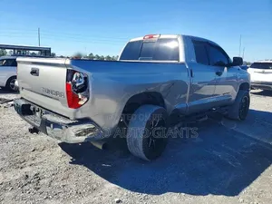 Toyota Tundra 2014 Silver
