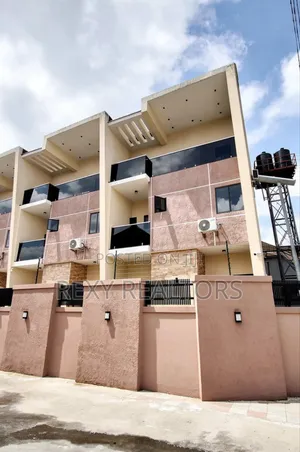 Furnished 3bdrm Block of Flats in Rumueme for sale