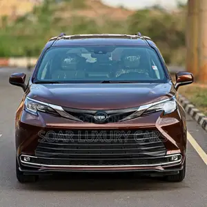Toyota Sienna XLE 2022 Brown
