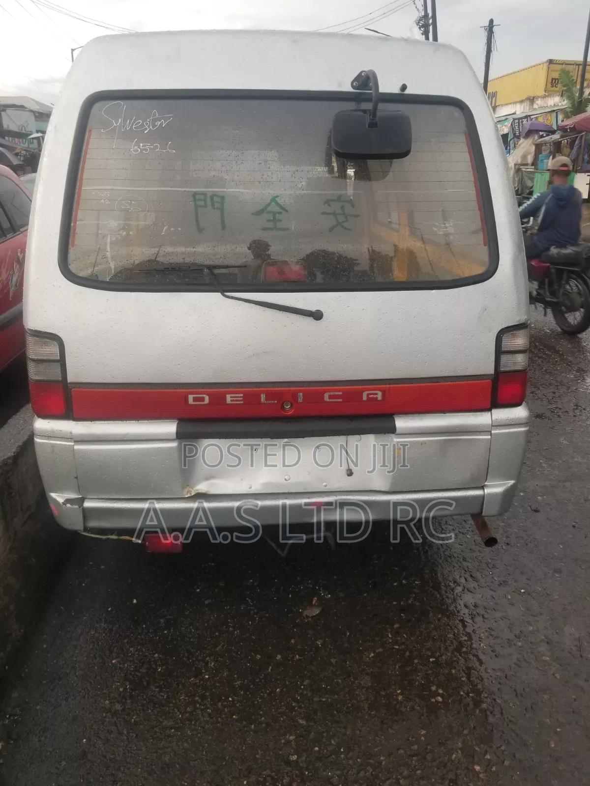 Mitsubishi Delica 2009 Silver