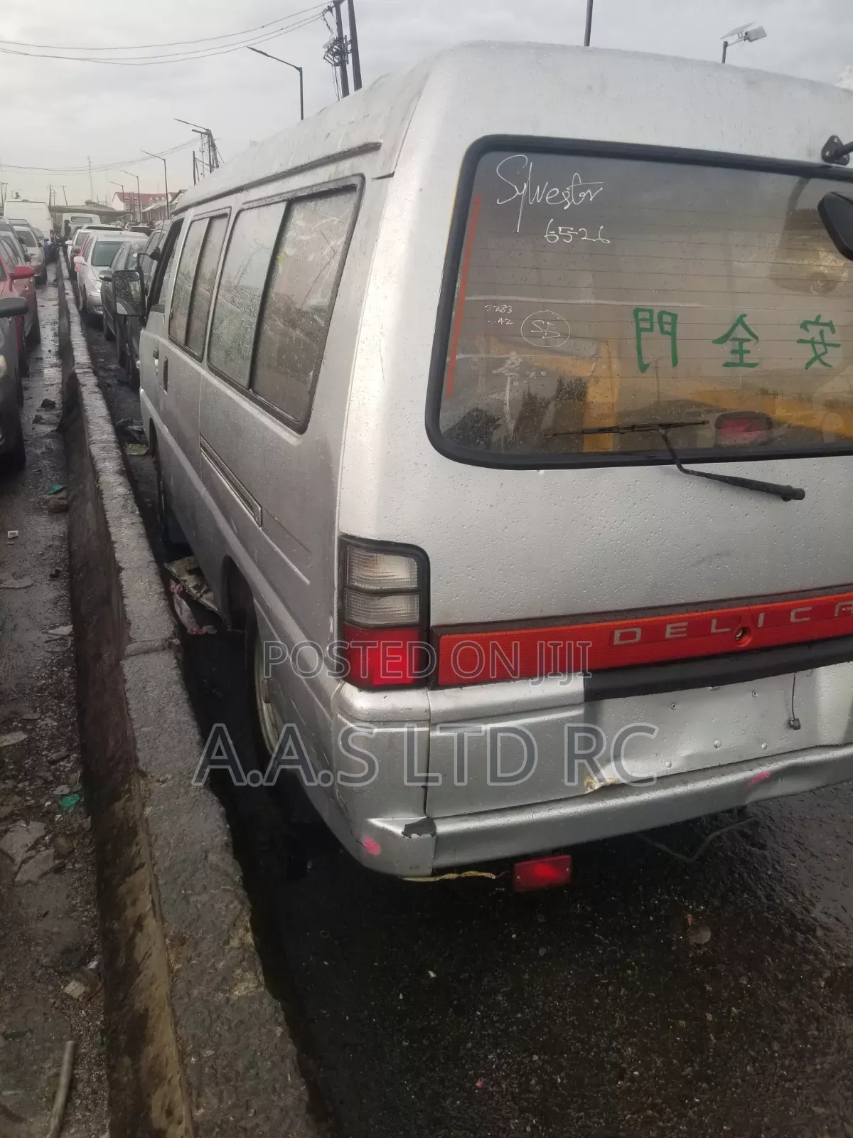 Mitsubishi Delica 2009 Silver