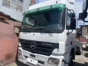 Mercedes Benz Actros White