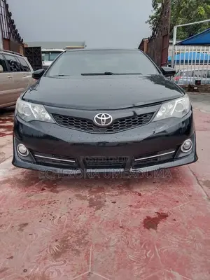 Toyota Camry SE 4dr Sedan (2.5L 4cyl 6A) 2013 Blue