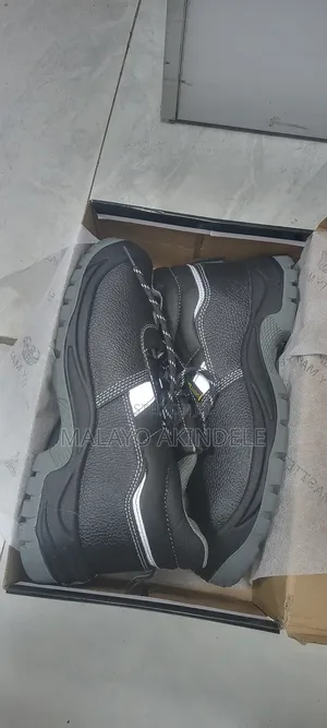 New Safety Shoe