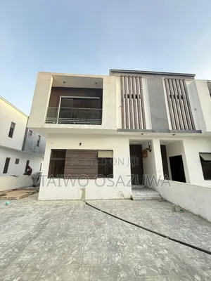4bdrm Townhouse/Terrace in Ologolo for sale