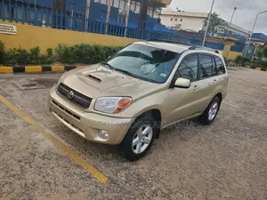 Toyota RAV4 2005 Gold
