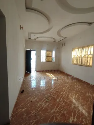 3bdrm Block of Flats in Area 1 for rent