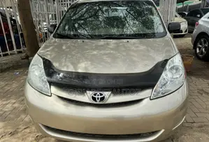 Toyota Sienna LE 4WD 2007 Gold