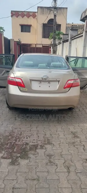 Toyota Camry 2.4 LE 2008 Gold