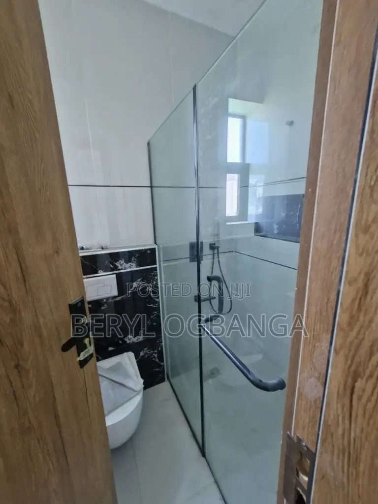 5bdrm Duplex in Ikate for sale