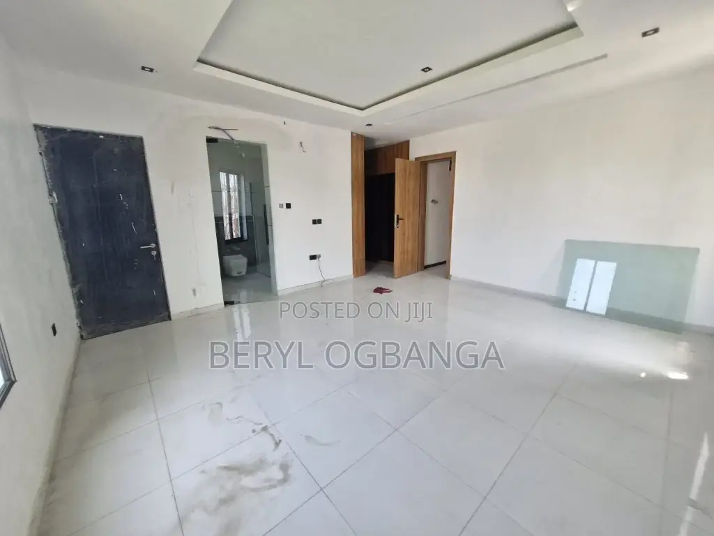 5bdrm Duplex in Ikate for sale
