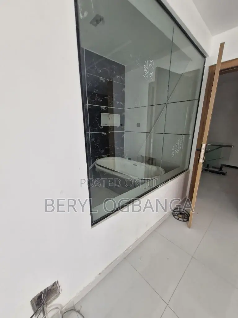 5bdrm Duplex in Ikate for sale