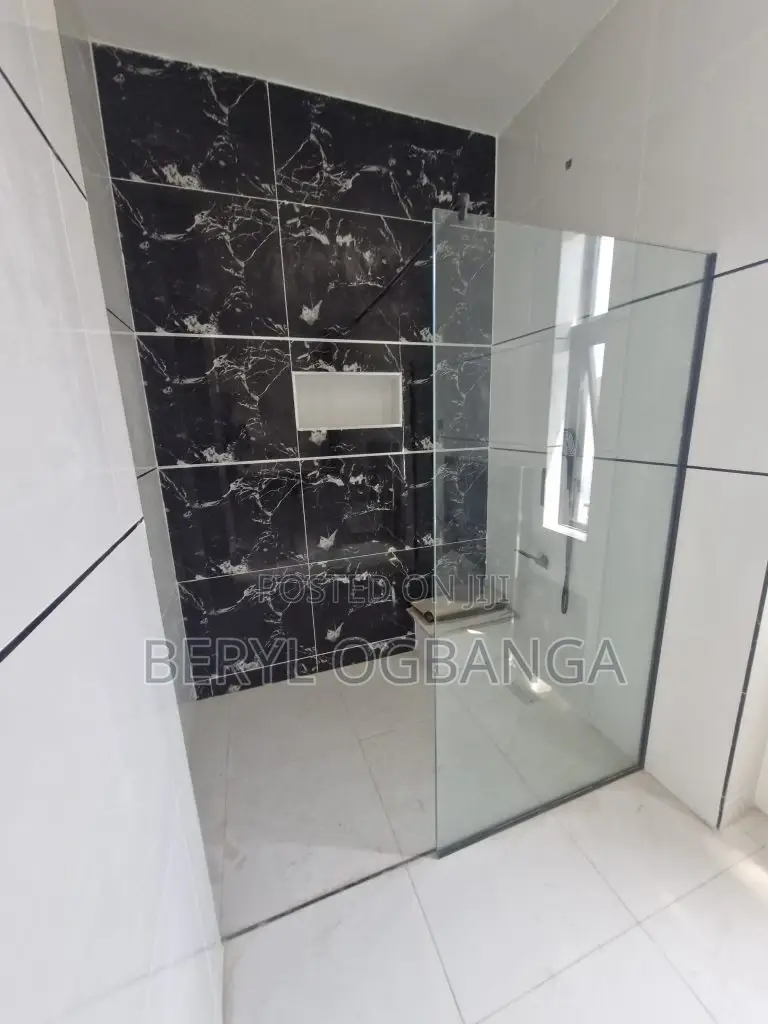 5bdrm Duplex in Ikate for sale