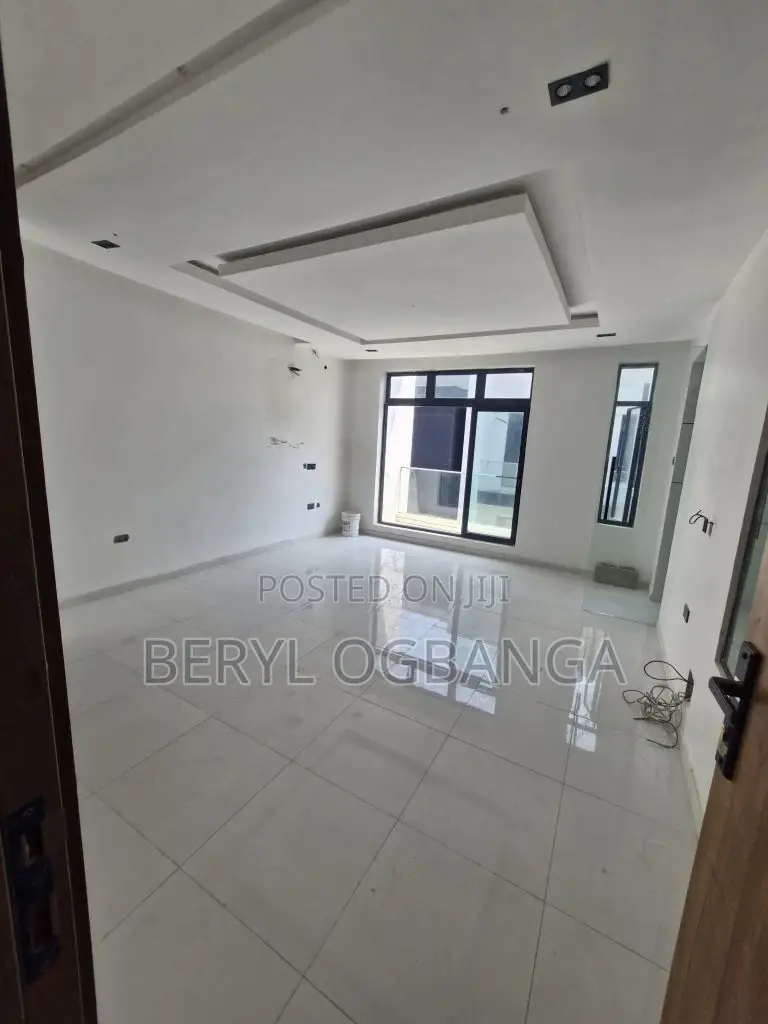 5bdrm Duplex in Ikate for sale