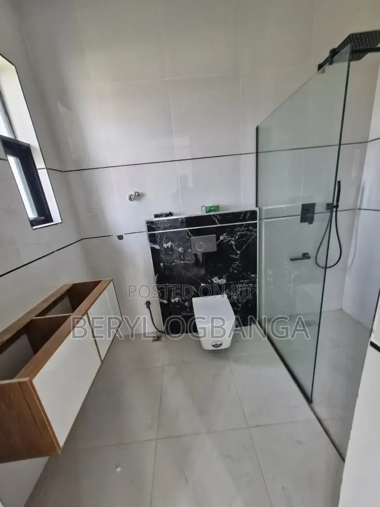 5bdrm Duplex in Ikate for sale