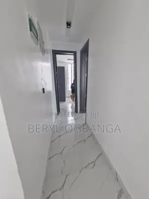 5bdrm Duplex in Chevron for sale