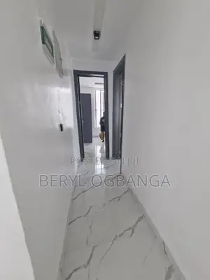 5bdrm Duplex in Chevron for sale