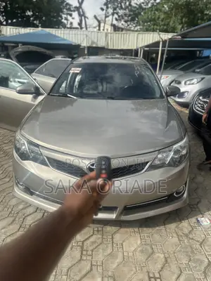 Toyota Camry 2014 Gold