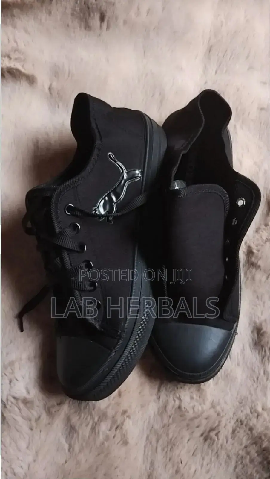 Black Tennis Shoes