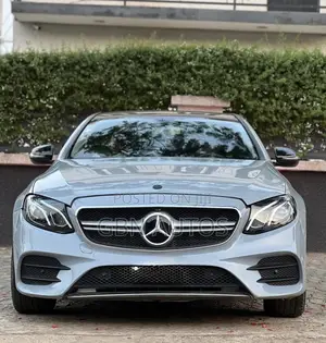Mercedes-Benz E300 2018 Brown