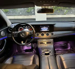 Mercedes-Benz E300 2018 Brown