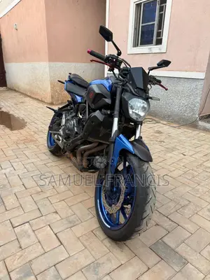Yamaha 2018 Black