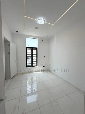 4bdrm Duplex in Ikota for sale