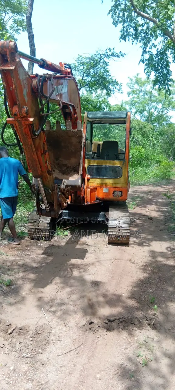 Doosan Solar 55v Mini Excavator With Hammer Line