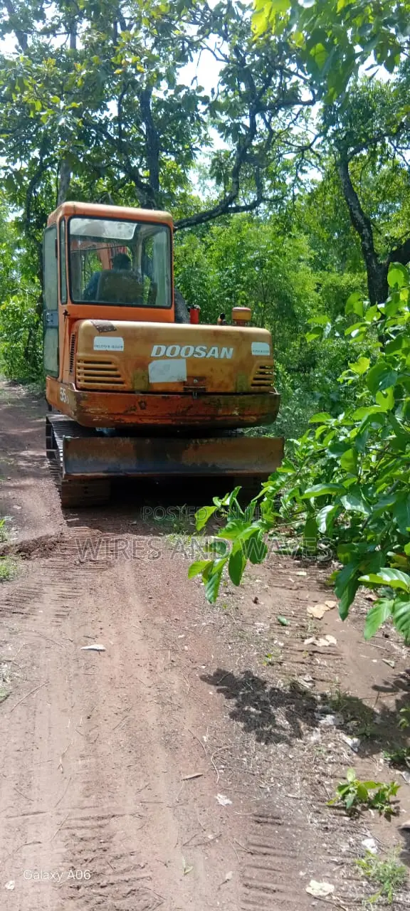 Doosan Solar 55v Mini Excavator With Hammer Line