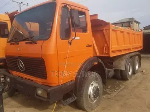 Tokunbo Mercedez Benz Dump Truck 10 Tyres With Auxiliary