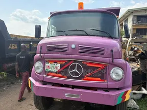 Clean and Newly Coupled 1513 Tipper Truck