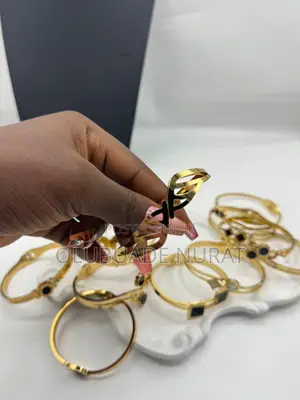 New Women's Gold Stainless Steel Bracelets