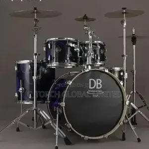 Db Drummer Boss C7s Professional Acoustic Drum Set