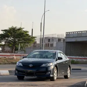 Toyota Camry SE 4dr Sedan (2.5L 4cyl 6A) 2013 Black