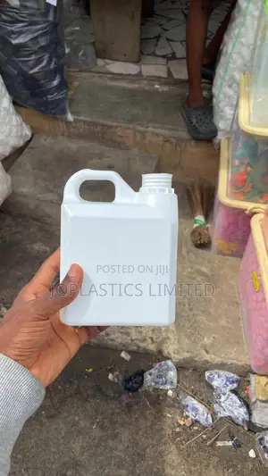 Izar Plastic Container (Medium)