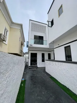 4bdrm Duplex in Chevron for sale