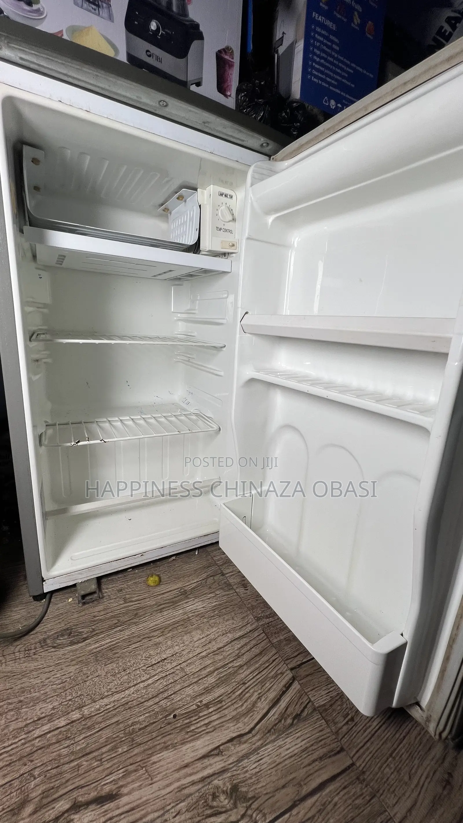 Refrigerator