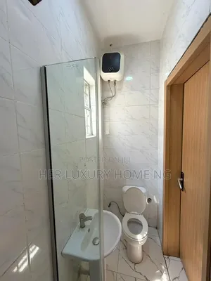 1bdrm Shared Apartment in Royal Pine Estate, Lekki Expressway for rent