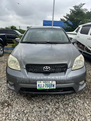 Toyota Matrix XR Hatchback FWD (1.8L 4cyl 4A) 2005 Gray