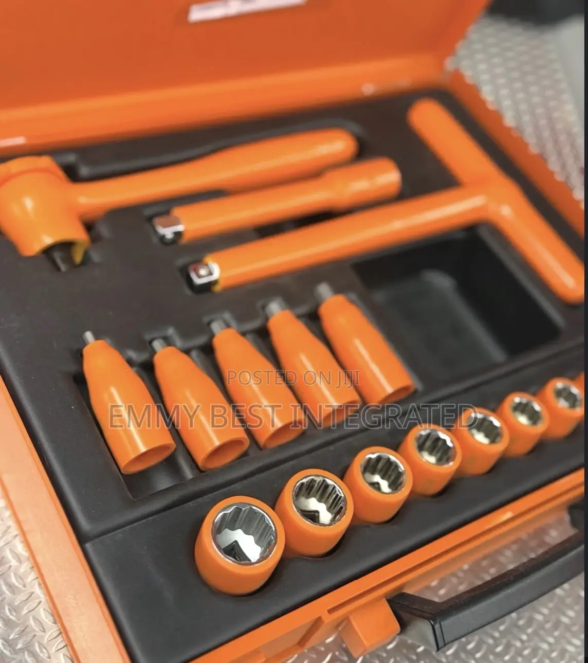Facom 17-Piece Insulated Socket Set