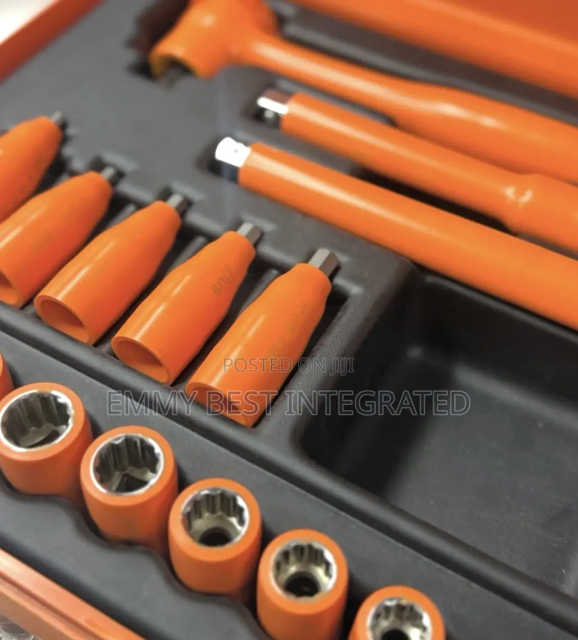Facom 17-Piece Insulated Socket Set