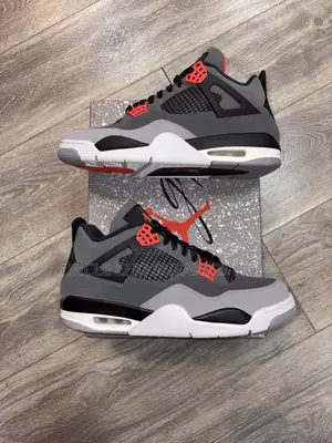 Air Jordan 4