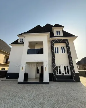 6bdrm Penthouse in Gwarinpa Extension for sale