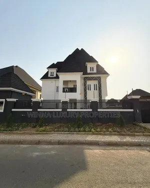 6bdrm Penthouse in Gwarinpa Extension for sale