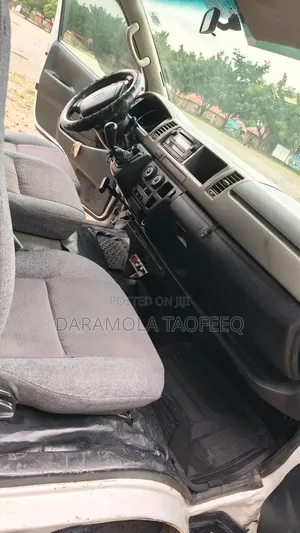 Toyota HiAce 2013 White