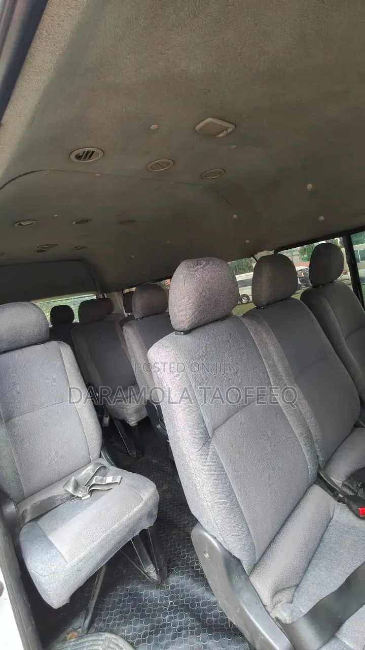 Toyota HiAce 2013 White