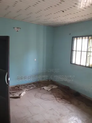 1bdrm Room & Parlour in Agbor Road, Benin City for rent