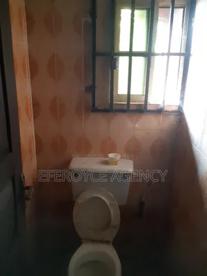 1bdrm Room & Parlour in Agbor Road, Benin City for rent