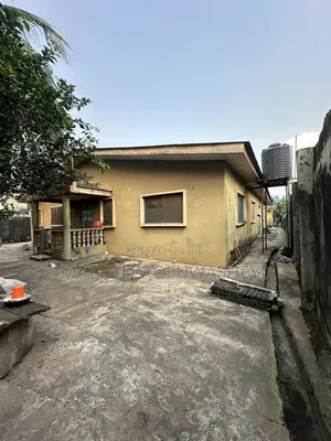 20bdrm Block of Flats in Gowon Estate Ipaja for sale
