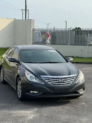 Hyundai Sonata Limited 2.0T Sedan (2.0L 4cyl 6A) 2013 Black